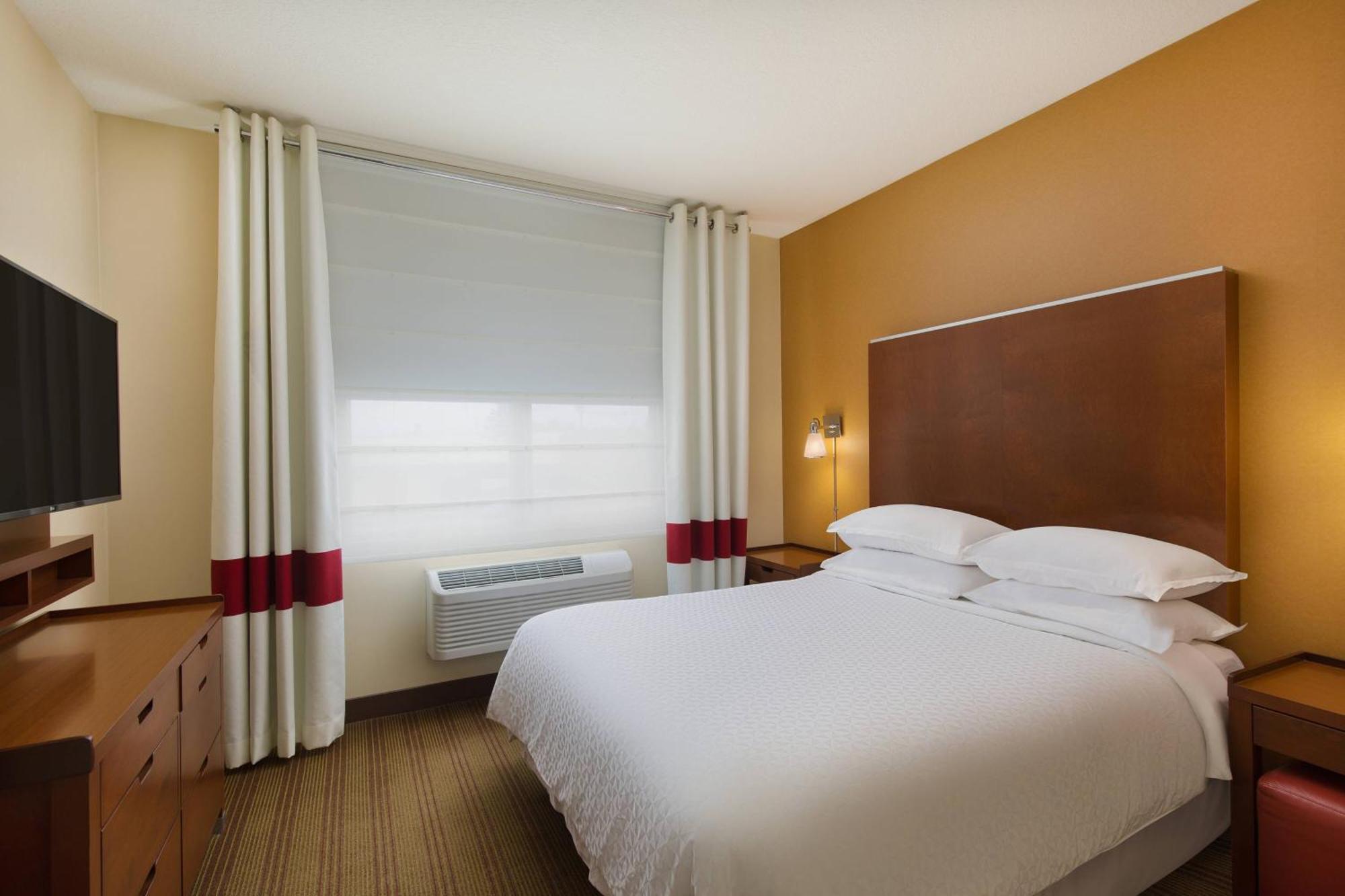 Four Points By Sheraton Portland East Fairview Bagian luar foto