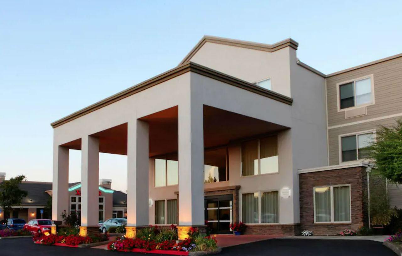 Four Points By Sheraton Portland East Fairview Bagian luar foto